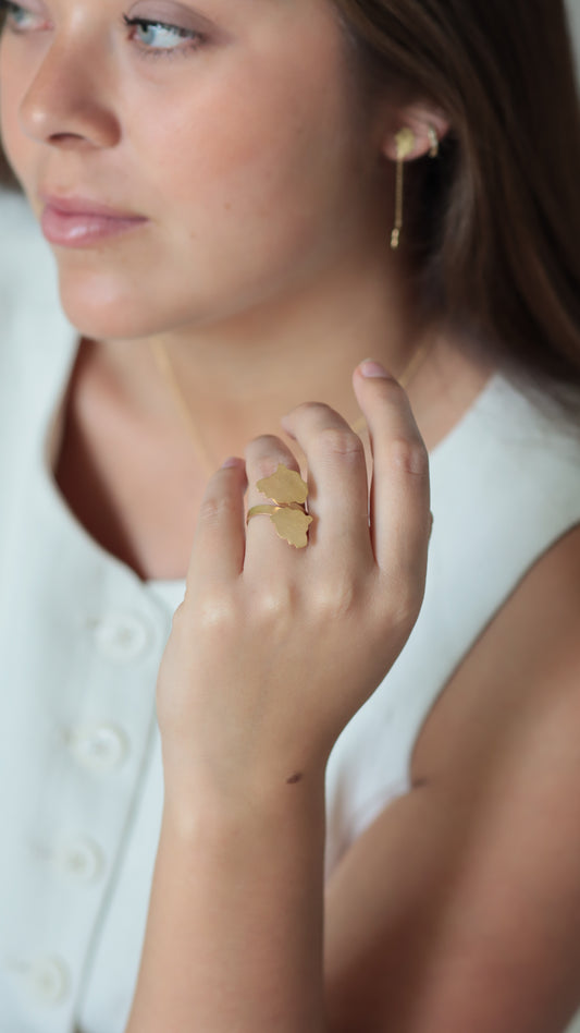 Ring Grün Gold – Skulpturales Design